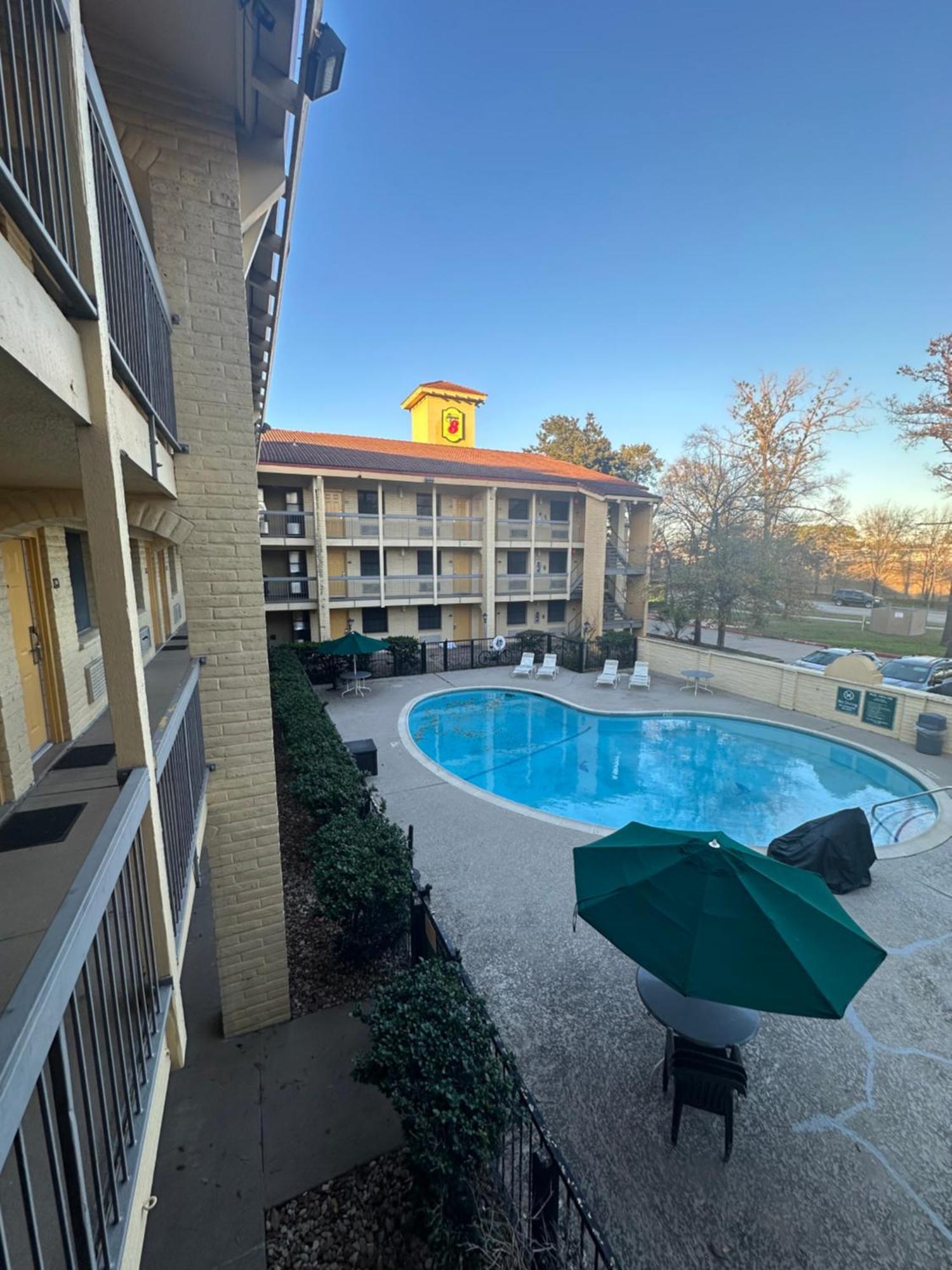 Hotel Super 8 By Wyndham The Woodlands North Exterior foto