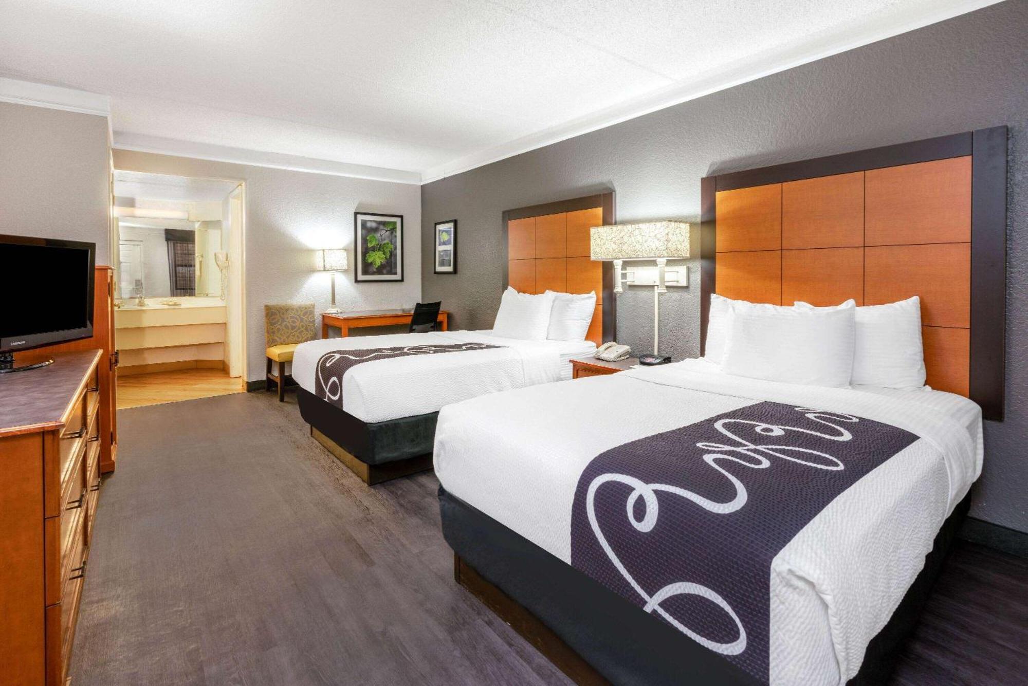 Hotel Super 8 By Wyndham The Woodlands North Exterior foto