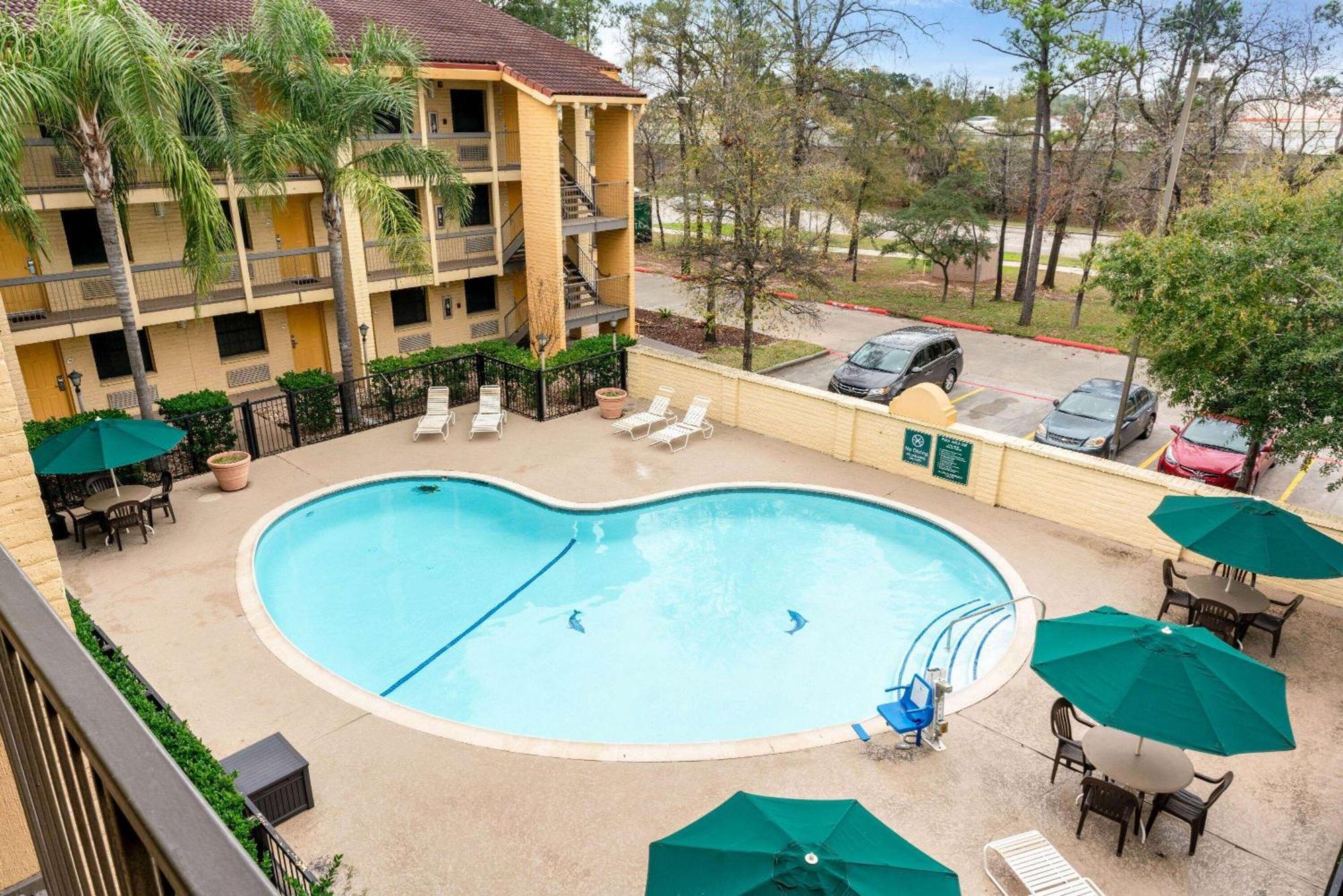 Hotel Super 8 By Wyndham The Woodlands North Exterior foto